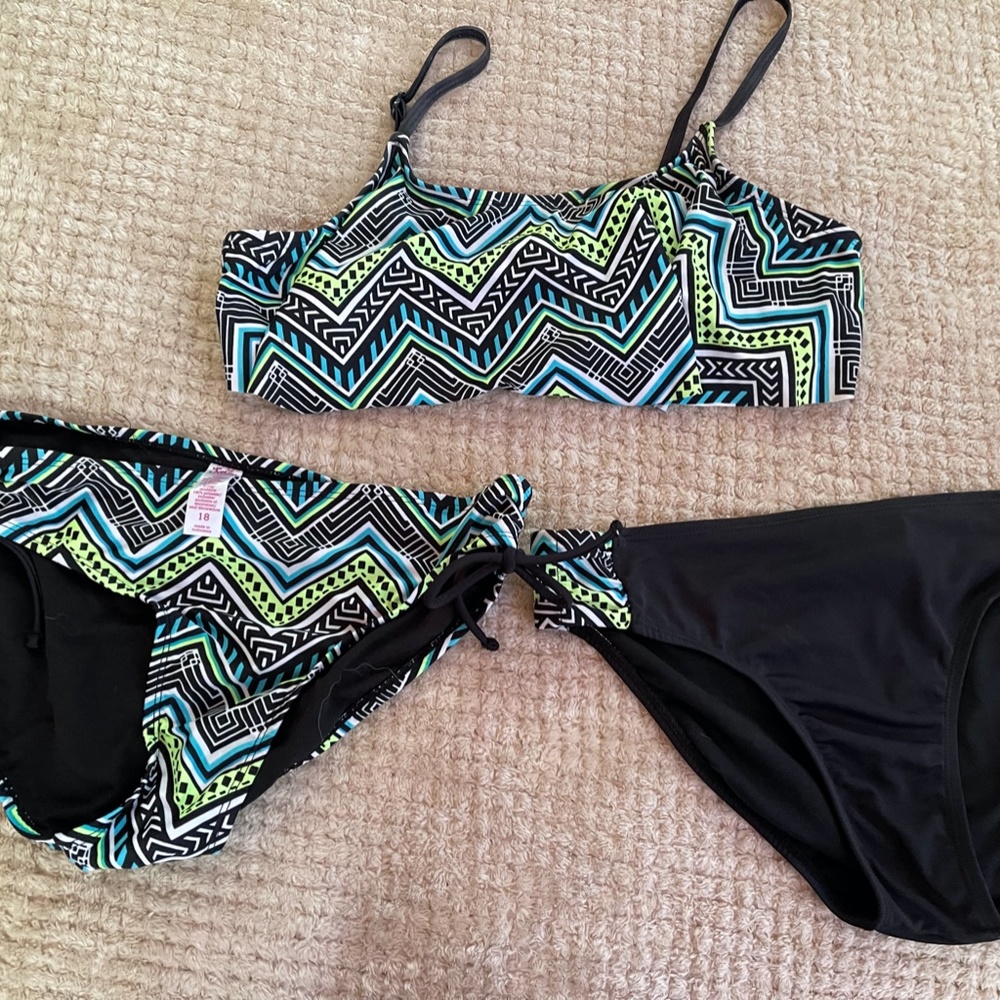 JUSTICE three piece black/green swim suit